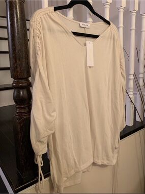 Gilli White V-Neck Tie-Sleeve Tunic
